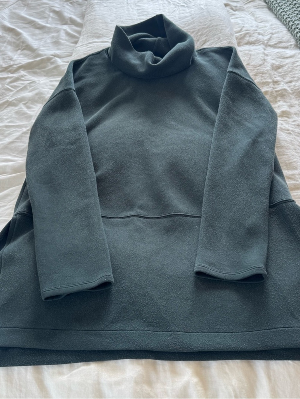 SPANX AirEssentials
Turtleneck Tunic
Essex Green / S